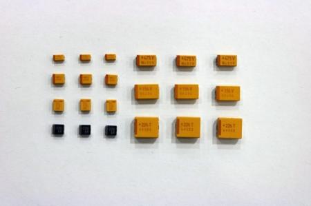F930J476KAAAHA 尼吉康钽电容SMD 47UF 6.3V