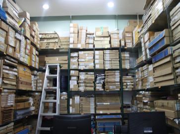 点击查看大图 深圳市福田区新亚洲电子市场华尔泰电子商行实景