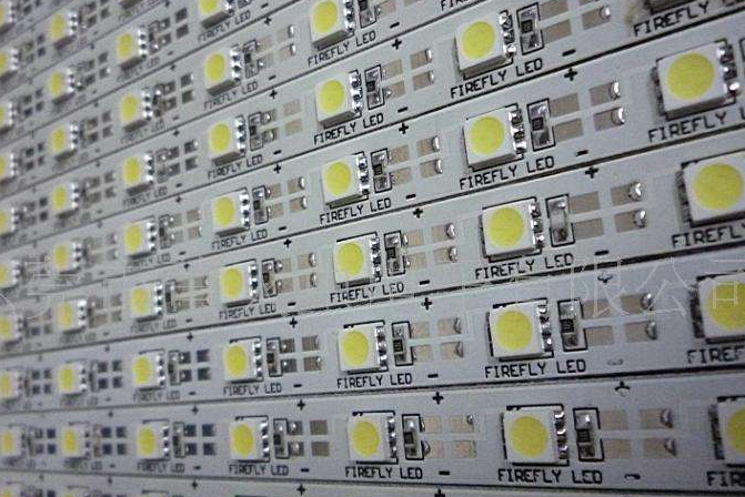 重庆市首例LED显示屏光污染案件进行宣判