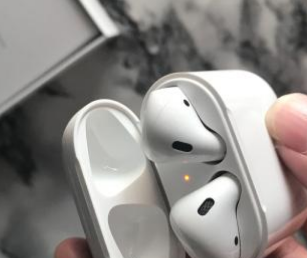 苹果AirPods耳机或被用来监听用户的对话