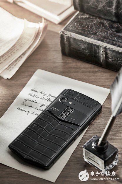 VERTU ASTER P系列手机继承英式全能管家堪比运通黑卡般的无所不能