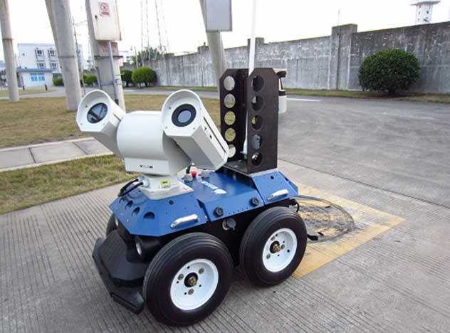 安防巡检机器人正在兴起，多功能化必将会让城市蓬勃生机
