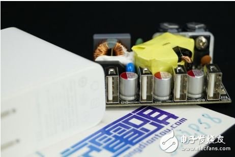 小米4口USB充电器完全可以替代原装充电器，售价69元