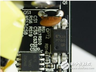 小米4口USB充电器完全可以替代原装充电器，售价69元