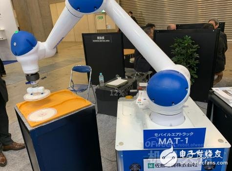日本采用机器人调节用工劳动力