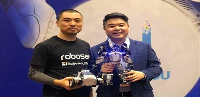 用语音和编程控制的AI机器人 居然在国外火起来了